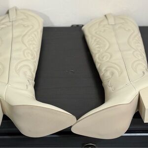 Steve Madden Cream Heeled Boots